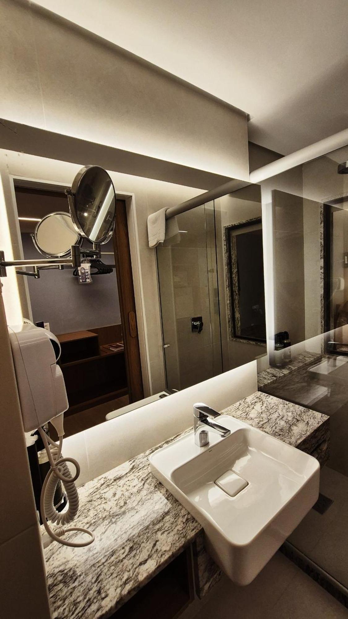 Deluxe Apartment,1599642543:JPEG