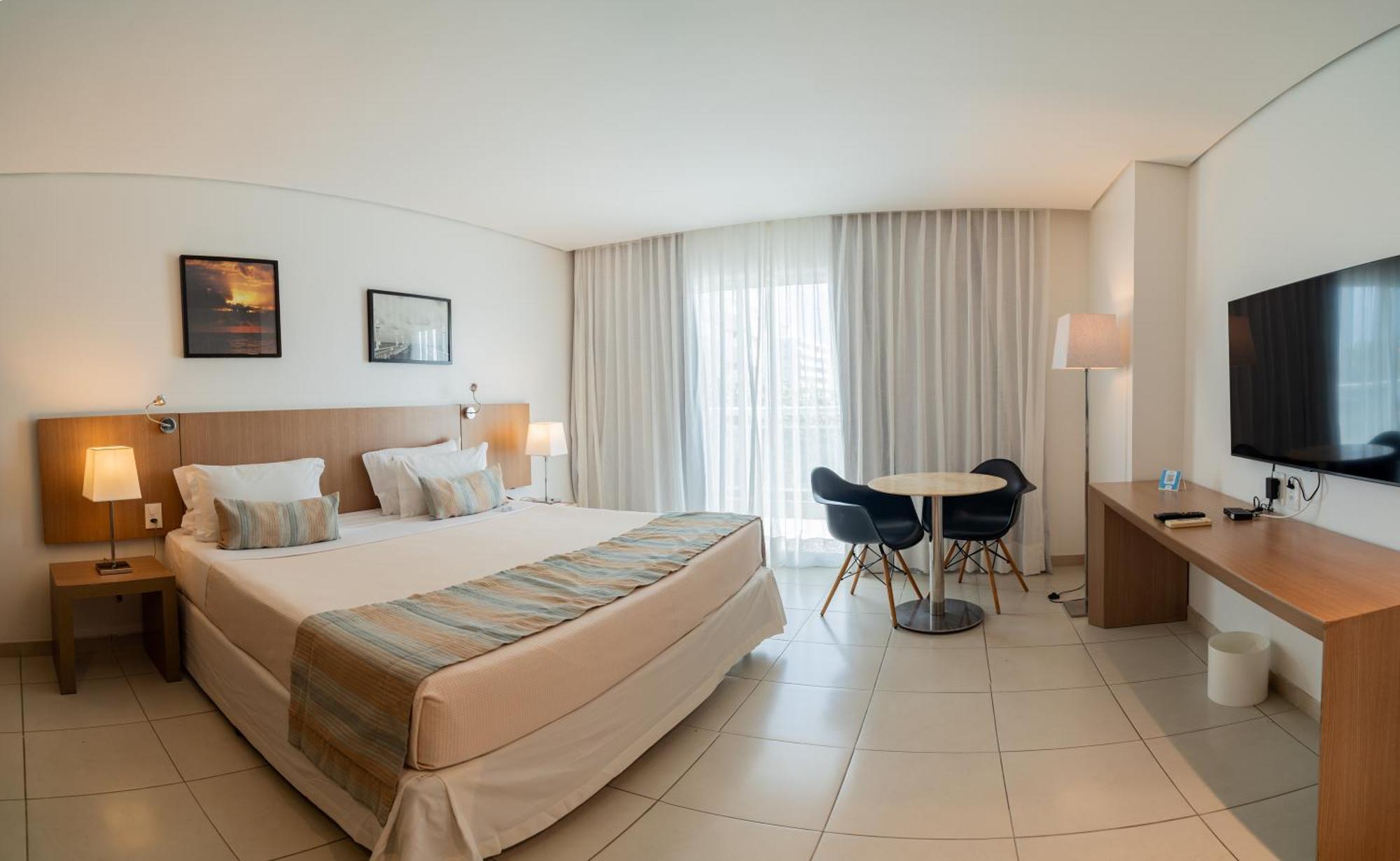 Deluxe Room,1698162692:JPEG