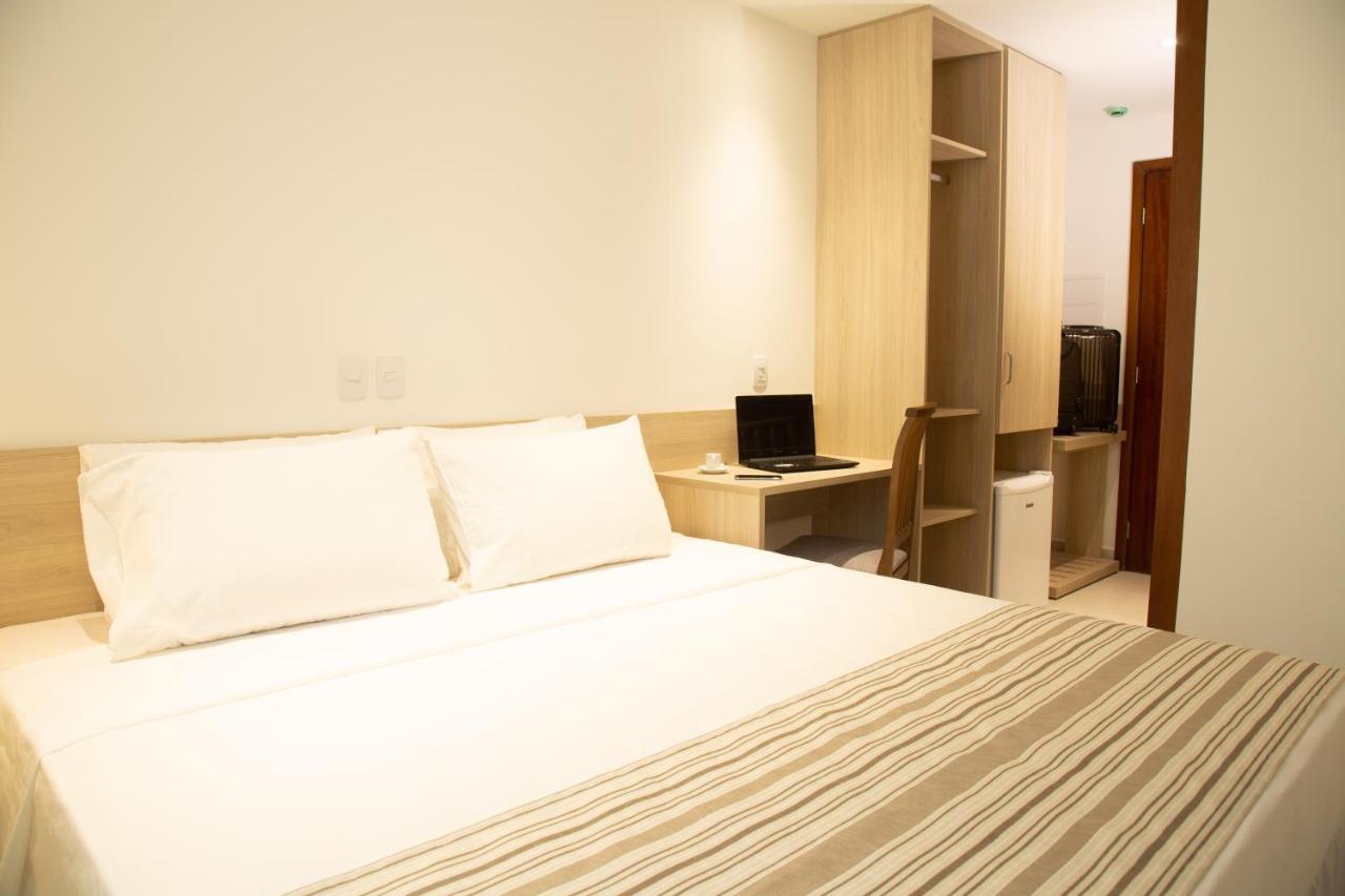 Deluxe Double Room Shower