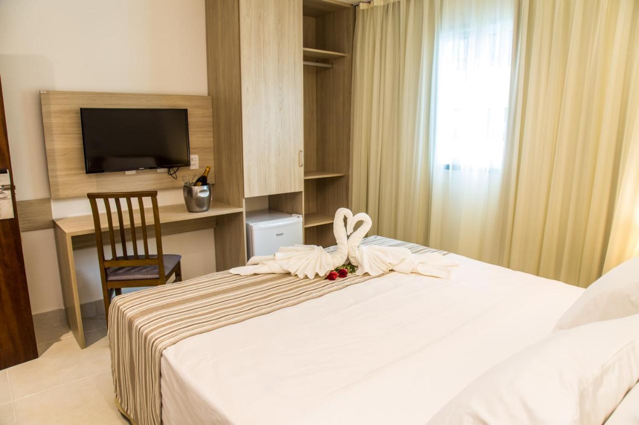Deluxe Double Room Shower